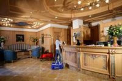 фото отеля Hotel Garni La Roccia