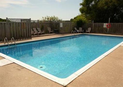 фото отеля Knights Inn Kincardine