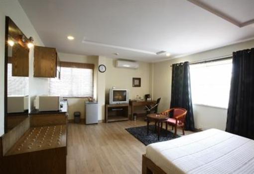 фото отеля Curzon Suites