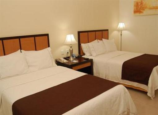 фото отеля Holiday Inn Express Paraiso Dos Bocas