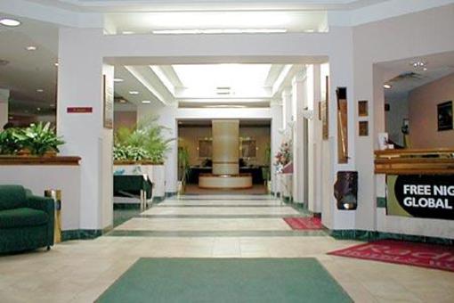фото отеля Radisson Hotel Cleveland Airport