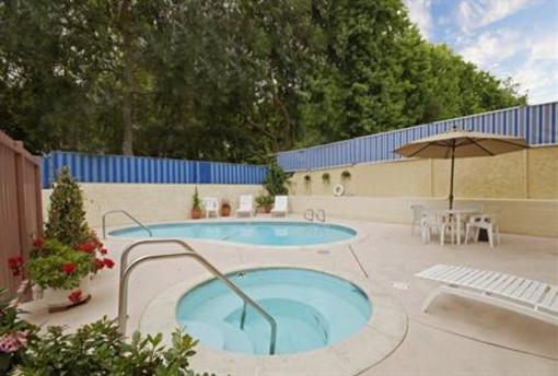 фото отеля BEST WESTERN Eagle Rock Inn