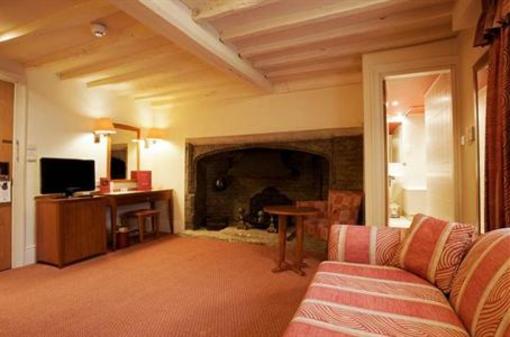 фото отеля The Red Lion Hotel Hillingdon London