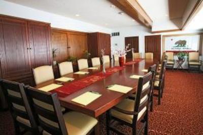 фото отеля BEST WESTERN Dragon Gate Inn
