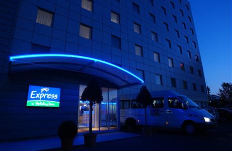 фото отеля Holiday Inn Express Geneva Airport