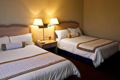 фото отеля Pueblo Amigo Hotel Tijuana