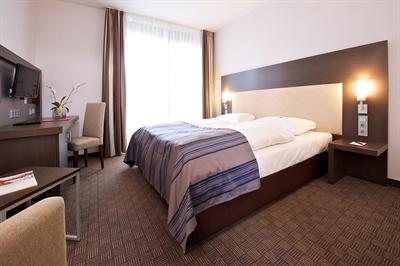 фото отеля InterCity Hotel Bonn
