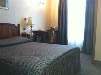 фото отеля Saint Christophe Hotel Paris