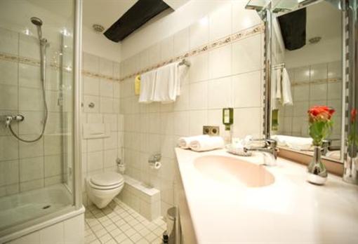фото отеля Hotel Alt Warburg