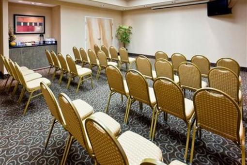 фото отеля Holiday Inn Express Hotel & Suites Monterrey Aeropuerto