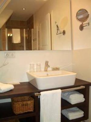 фото отеля Rackmers Hof Hotel Garni Oevenum