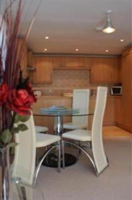 фото отеля Bliss Apartments Brunel Crescent Swindon