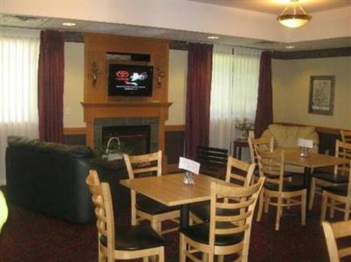 фото отеля Dollinger's Inn & Suites