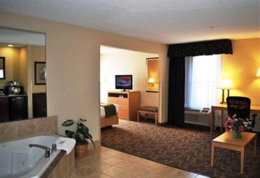 фото отеля Holiday Inn Express Roanoke Rapids
