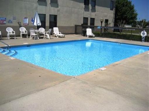 фото отеля Holiday Inn Express Roanoke Rapids