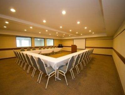 фото отеля Midlane Country Club Hawthorn Suites Wadsworth