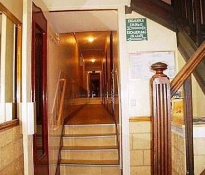 фото отеля Hipotel Paris Belleville