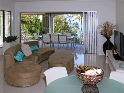 фото отеля Island Views Apartments Cairns