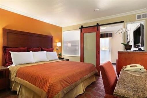 фото отеля Desert Palms Hotel & Suites