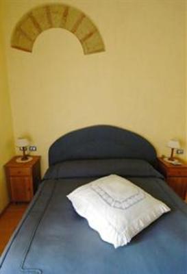 фото отеля Bonapace Porta Nolana Bed & Breakfast