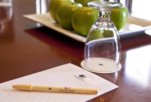 фото отеля Doubletree Guest Suites Austin