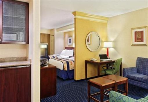 фото отеля SpringHill Suites Detroit Southfield