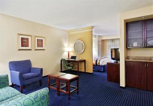 фото отеля SpringHill Suites Detroit Southfield