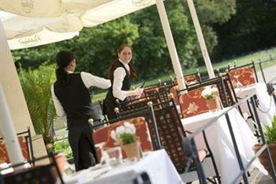 фото отеля Schloss Hotel Dresden Pillnitz