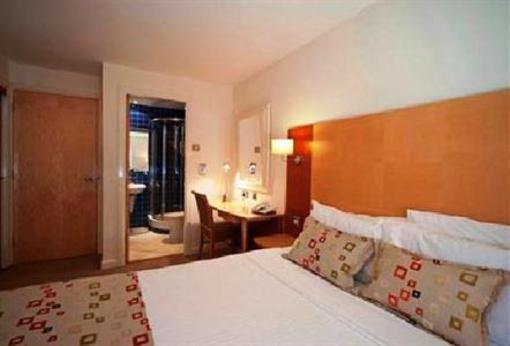 фото отеля Holyrood Aparthotel