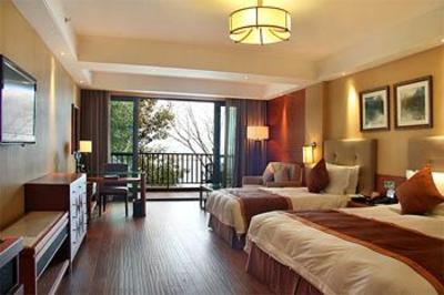 фото отеля Warm Island Lake Resort Hangzhou