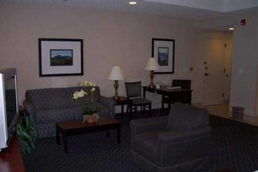 фото отеля Hampton Inn Mount Airy