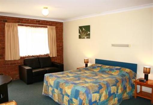 фото отеля Wondai Colonial Motel