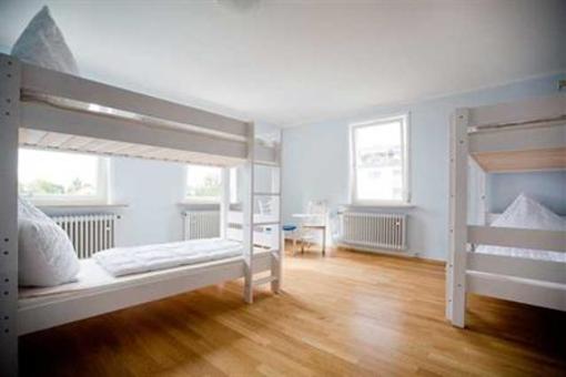 фото отеля Das Mietwerk Hostel Lindau