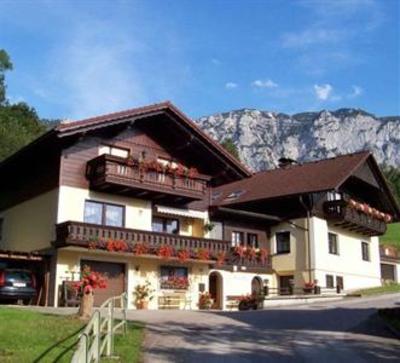 фото отеля Ferienwohnungen Haus Helga am Attersee