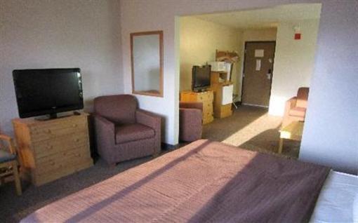 фото отеля AmericInn Lodge and Suites Tomah