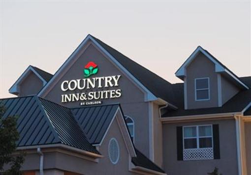 фото отеля Country Inn & Suites Rossford