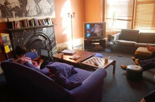 фото отеля Lords Lodge Backpackers Hostel