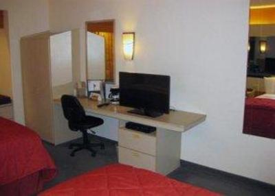 фото отеля Quality Inn at ASU-Airport