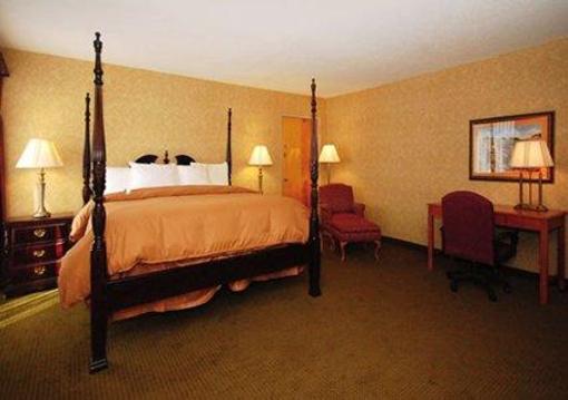 фото отеля Clarion Inn & Summit Center