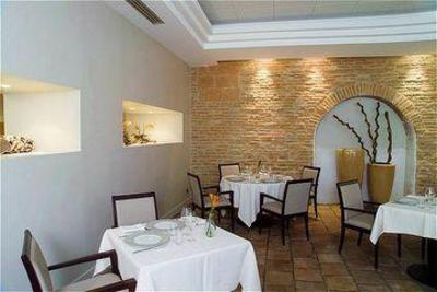 фото отеля Crowne Plaza Hotel Montauban