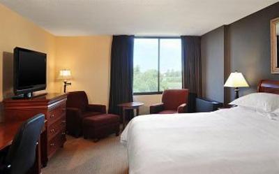 фото отеля Sheraton Minneapolis West Hotel