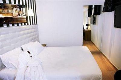 фото отеля Hotel Le Pre Du Moulin Serignan-du-Comtat