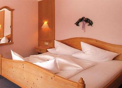 фото отеля Burghotel Alpengluhn