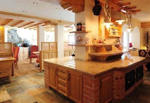 фото отеля Burghotel Alpengluhn