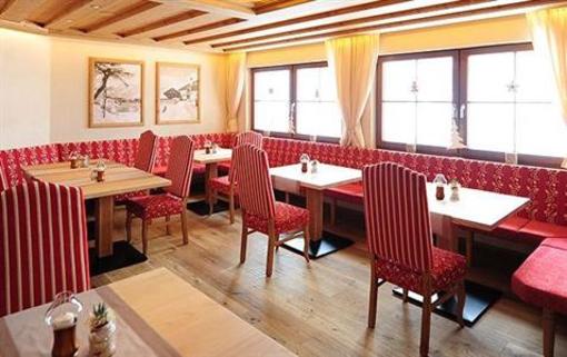 фото отеля Burghotel Alpengluhn
