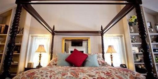 фото отеля Buttermilk Falls Inn & Spa