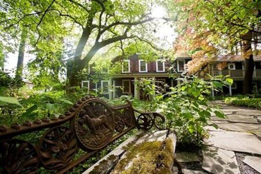 фото отеля Buttermilk Falls Inn & Spa