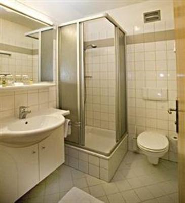 фото отеля Hotel Neue Post Zell am See