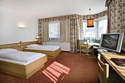 фото отеля Hotel Neue Post Zell am See
