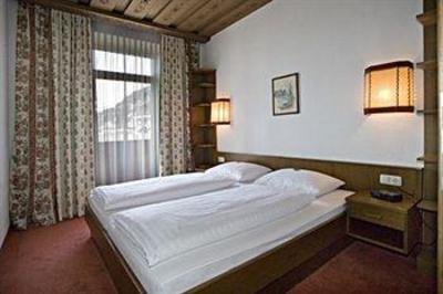 фото отеля Hotel Neue Post Zell am See